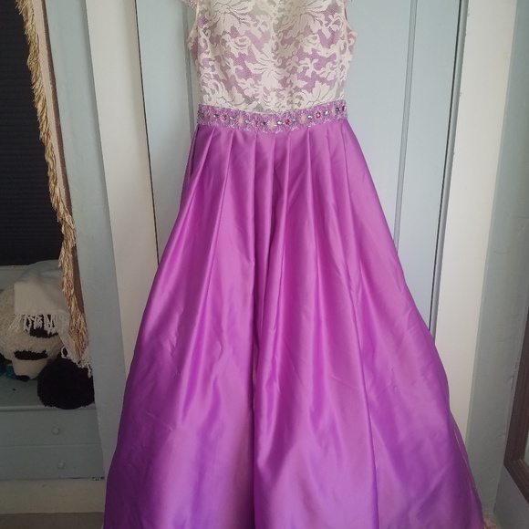 Host Pick Rachel Allan Prom Dress - Picture 6 of 8